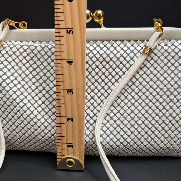 Whiting & Davis White Mesh Small Evening Bag with Strap and Clasp closure . - Picture 9 of 9